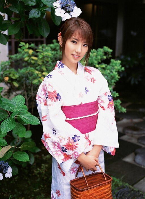 Японки в кимоно (Часть 3) (30 фото)