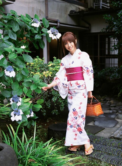 Японки в кимоно (Часть 3) (30 фото)