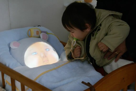 Yotaro - робот-симулятор ребенка
