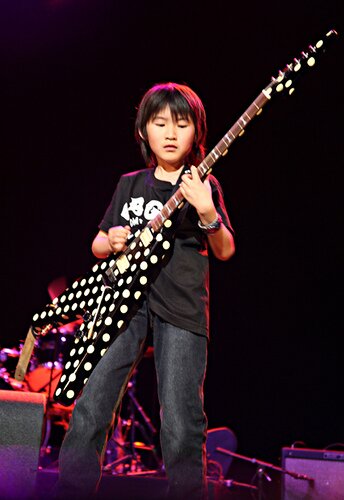 Yuto Miyazawa,самый молодой в мире про игрок на гитаре (9 Лет)