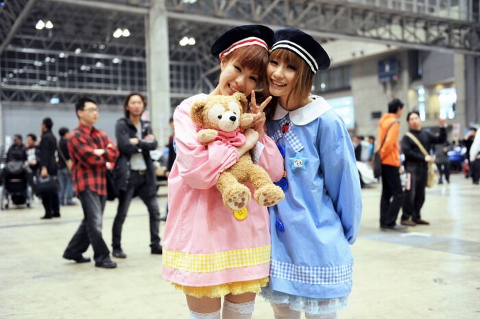 Cosplayers Steal the Limelight (MoeHaku 2010)
